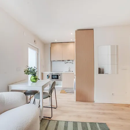 Apartment Campolide Charm Ii