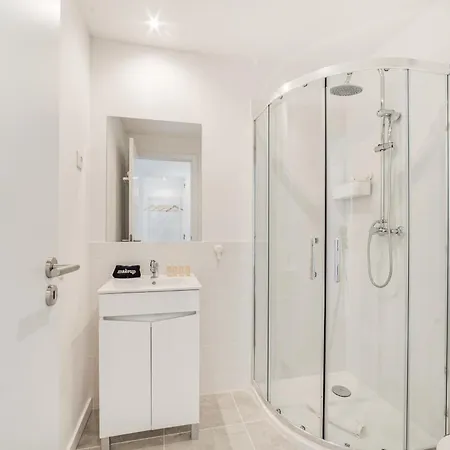 公寓 Campolide Charm Ii *