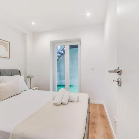 Apartment Campolide Charm Ii