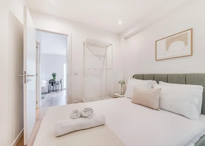 Campolide Charm Ii شقة *