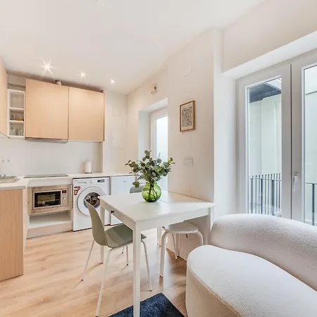 Apartment Campolide Charm Ii